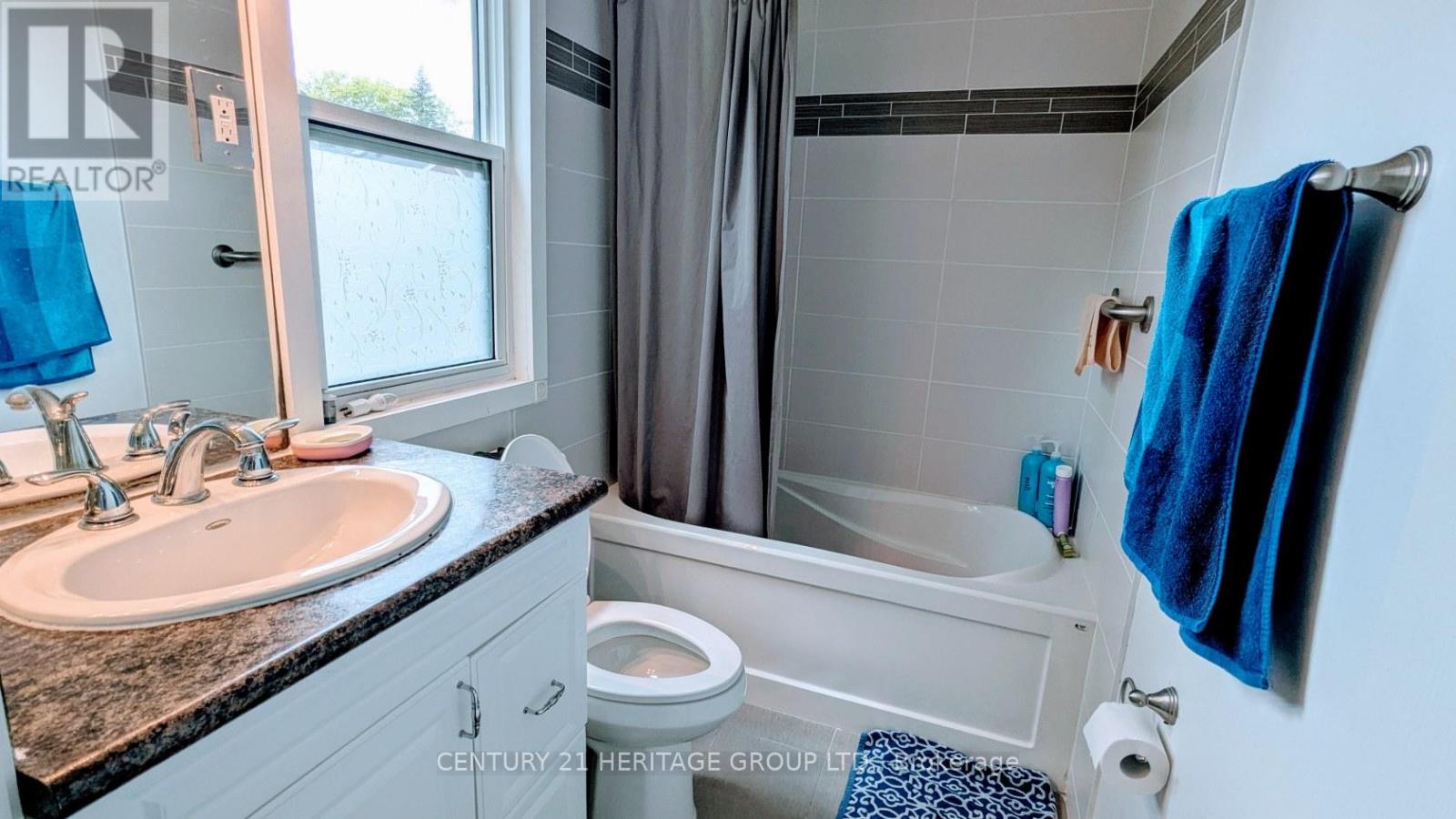 5 - 431 Keats Way, Waterloo, Ontario  N2L 5S7 - Photo 20 - X12225562