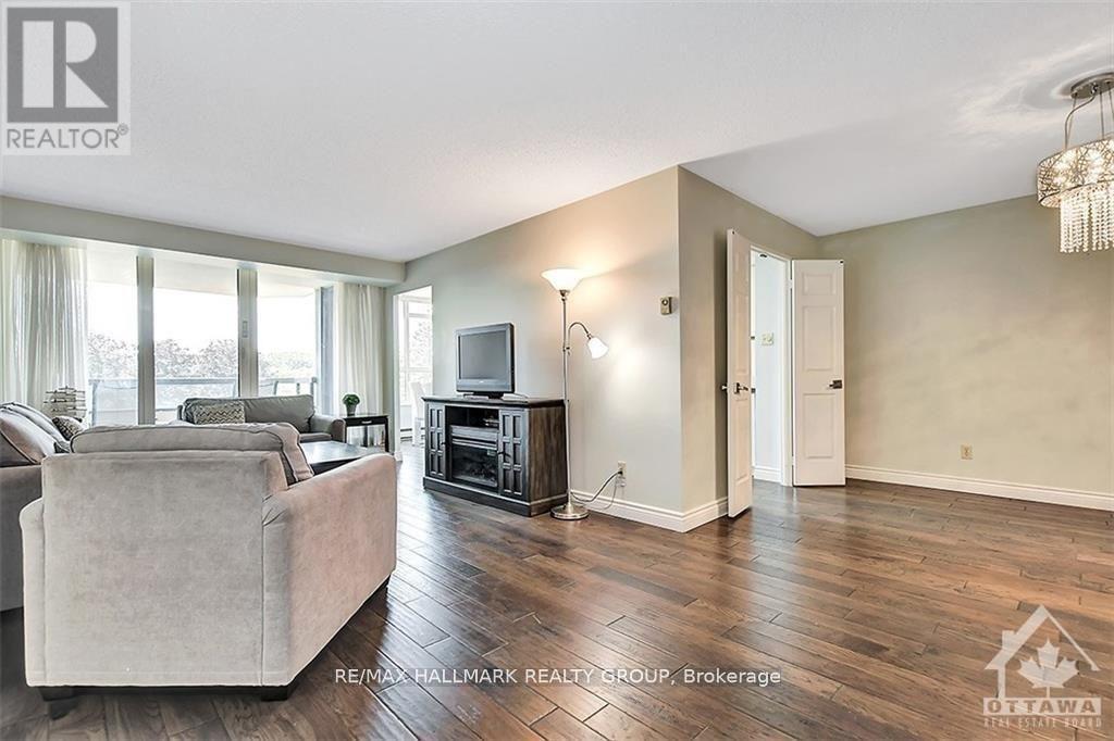 306 - 1510 Riverside Drive, Ottawa, Ontario  K1G 4X5 - Photo 5 - X12225822
