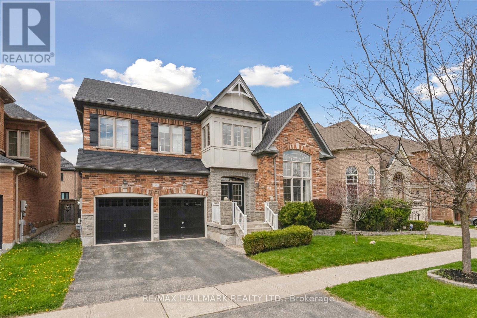 Property at 37 MAPLEBANK CRESCENT image 2