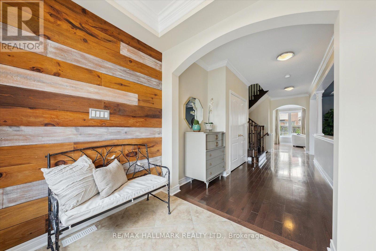 Property at 37 MAPLEBANK CRESCENT image 4