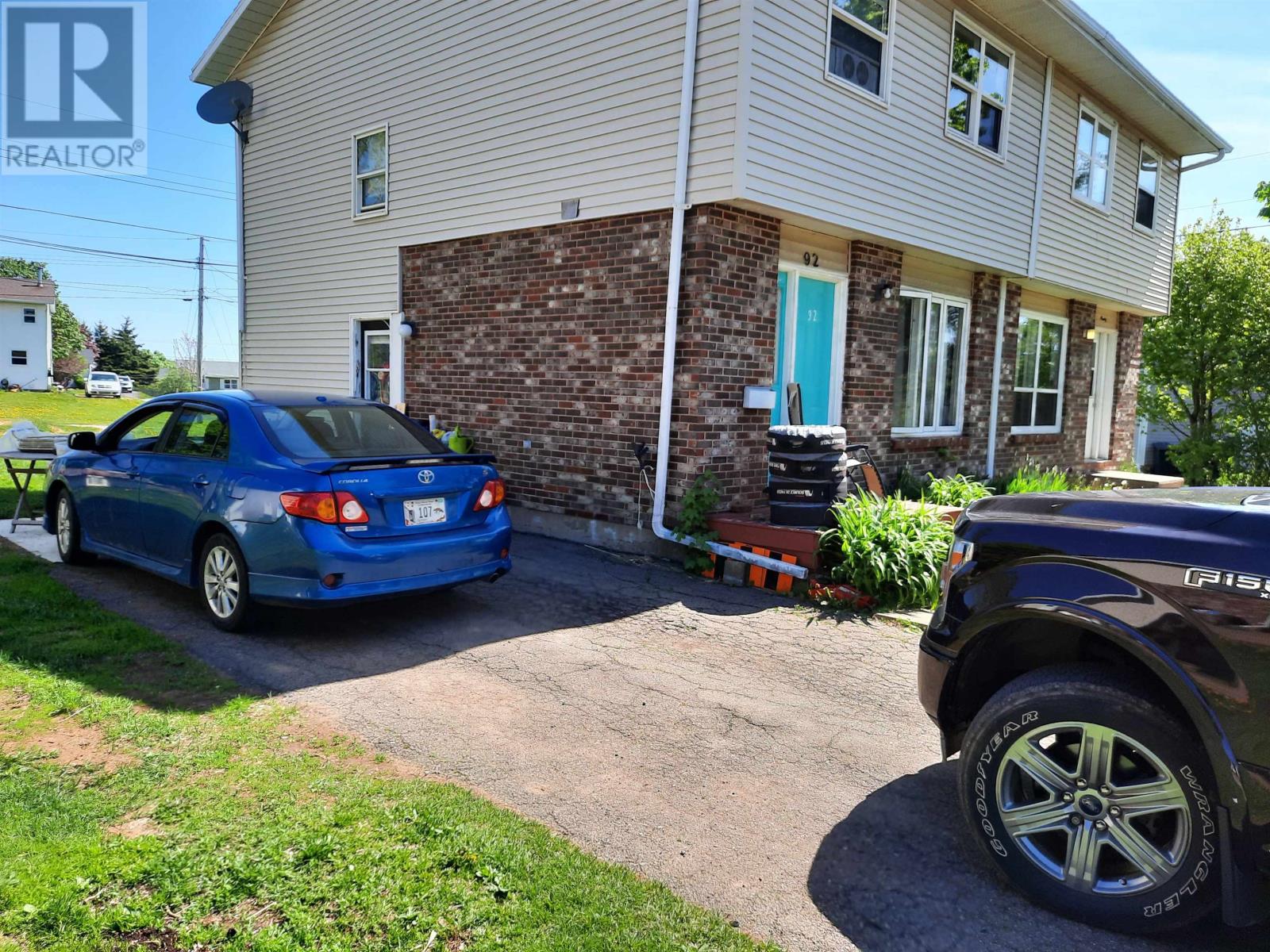 Property at 92 Andrews Court image 2