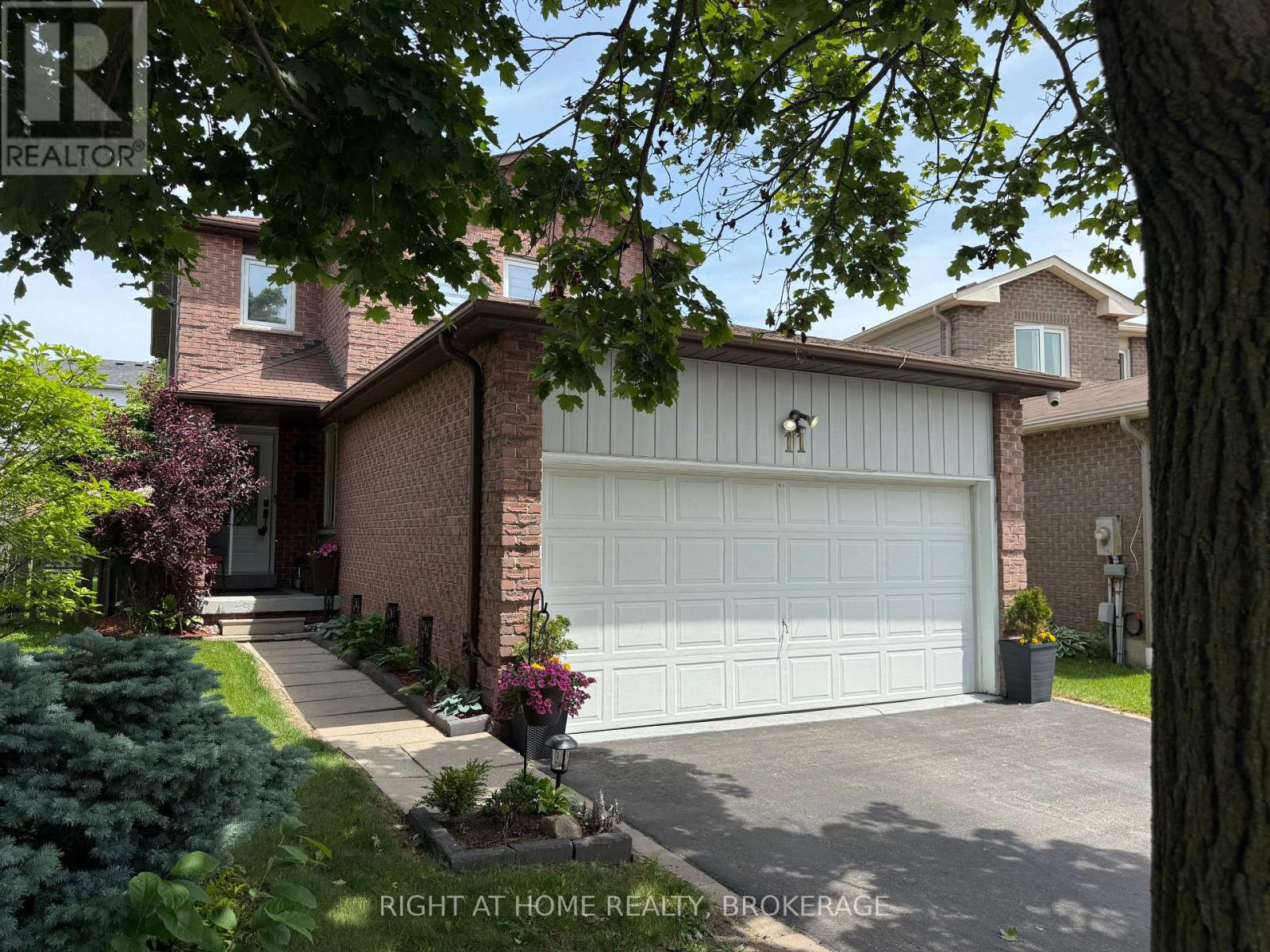 Property at 11 EBERLEE COURT image 1
