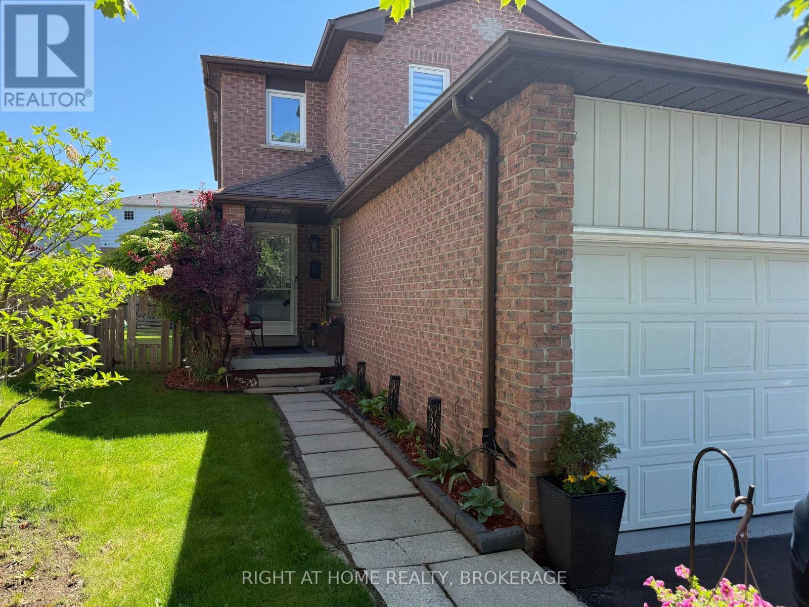 11 Eberlee Court, Whitby (Blue Grass Meadows), Ontario  L1N 8C9 - Photo 42 - E12185856