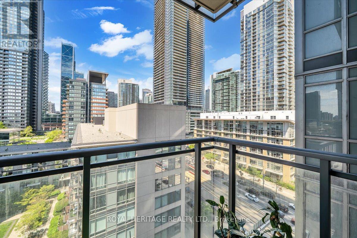 1105 - 11 Brunel Court, Toronto, Ontario  M5V 3Y3 - Photo 12 - C12163822