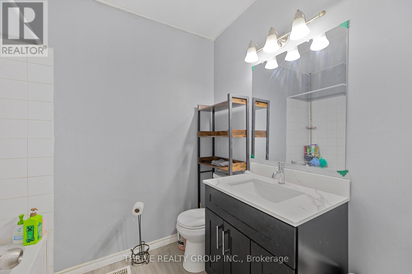 26 Hawkesbury Avenue, London East, Ontario  N5V 2K1 - Photo 10 - X12225923
