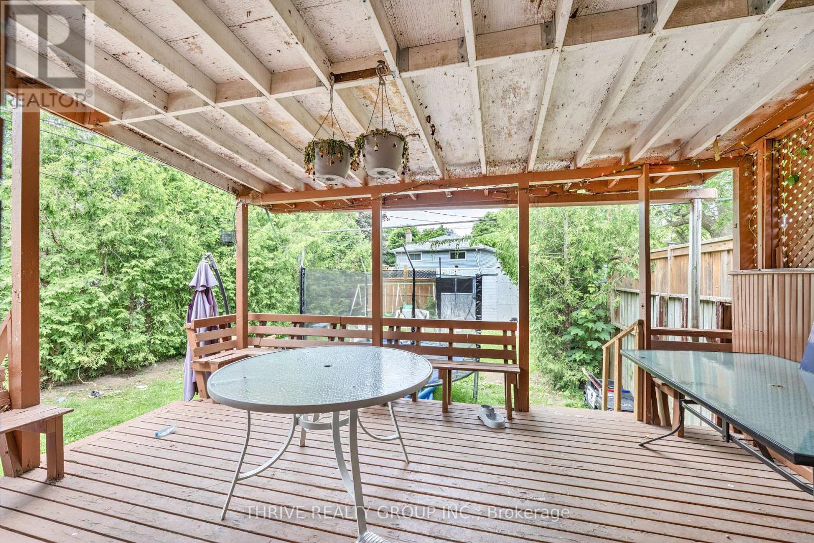 26 Hawkesbury Avenue, London East, Ontario  N5V 2K1 - Photo 25 - X12225923
