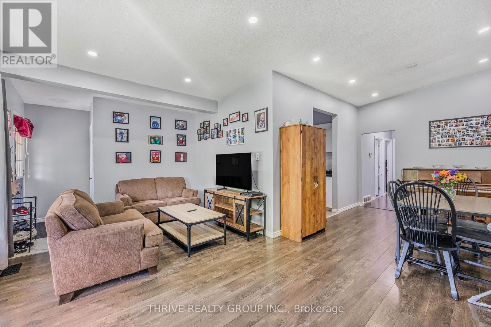 26 Hawkesbury Avenue, London East, Ontario  N5V 2K1 - Photo 6 - X12225923