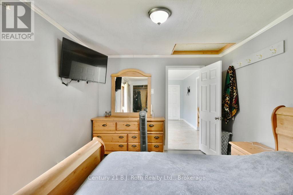 2286 Flos Ten Road E, Springwater, Ontario  L0L 1P0 - Photo 18 - S12225902