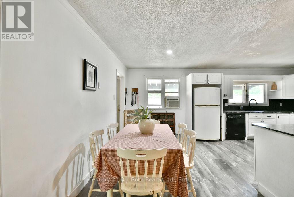 2286 Flos Ten Road E, Springwater, Ontario  L0L 1P0 - Photo 20 - S12225902