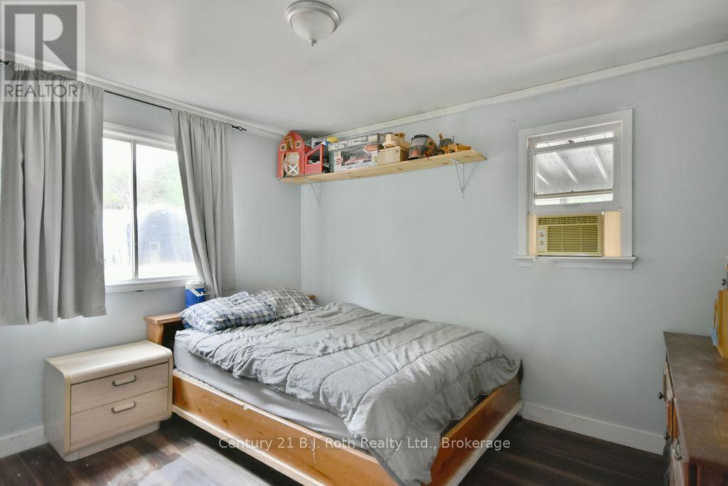 2286 Flos Ten Road E, Springwater, Ontario  L0L 1P0 - Photo 22 - S12225902