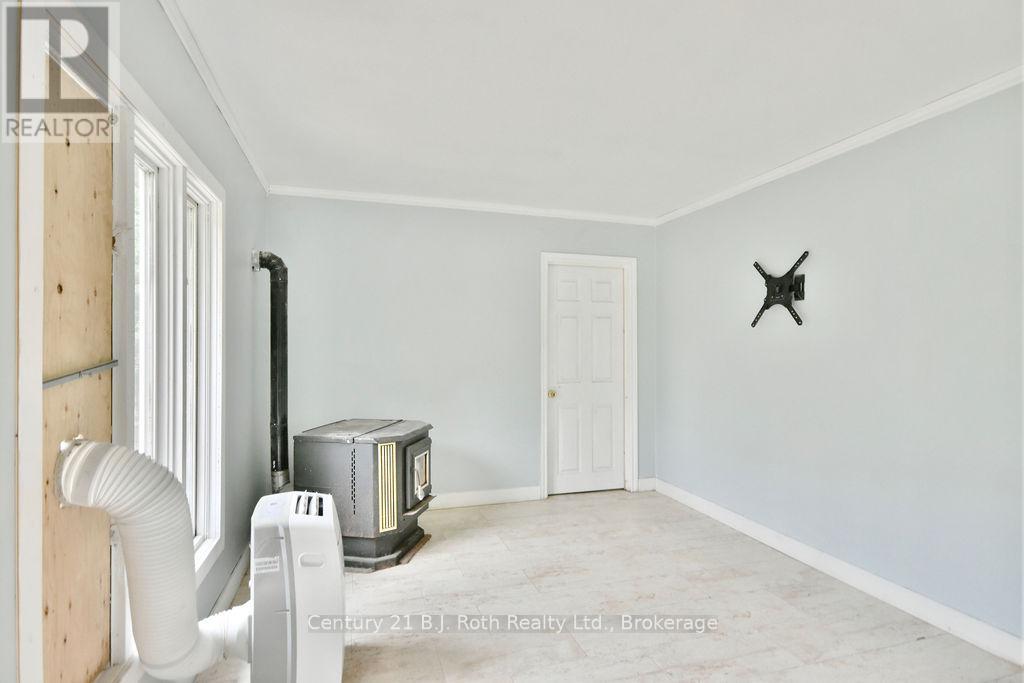 2286 Flos Ten Road E, Springwater, Ontario  L0L 1P0 - Photo 24 - S12225902