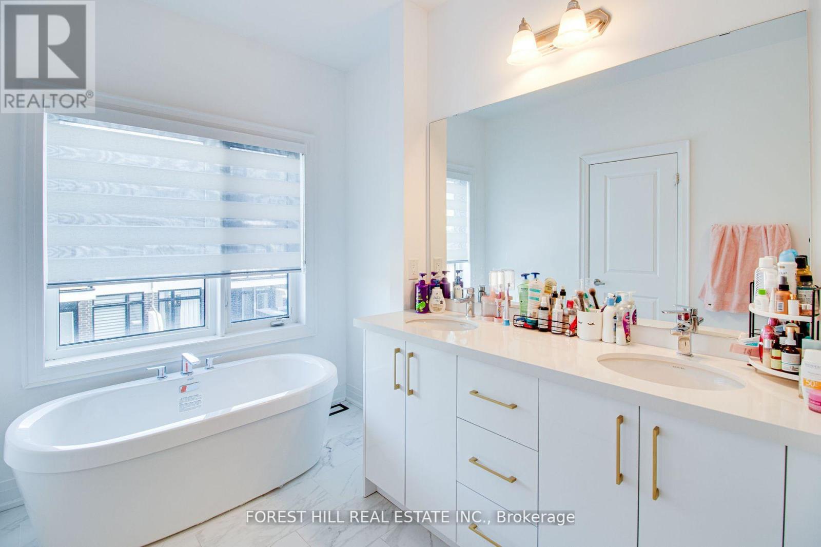 38 Chiara Rose Lane, Richmond Hill, Ontario  L4E 1L4 - Photo 20 - N12225760