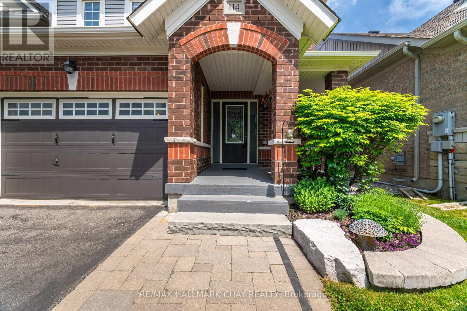Property at 114 CAUTHERS CRESCENT image 4