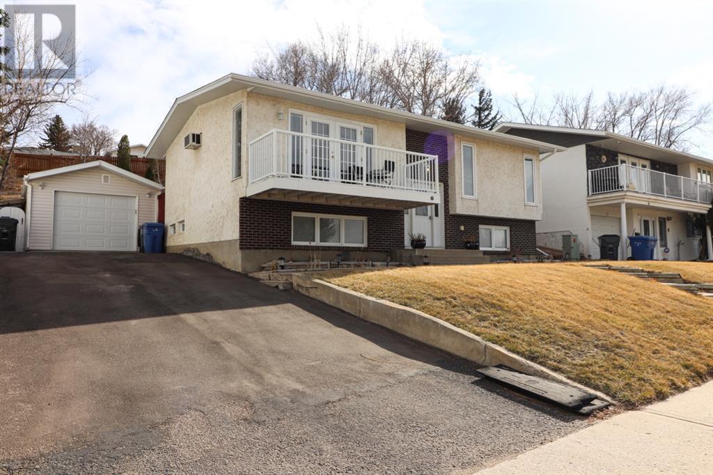 Property at 7 Valleyview Drive SW image 1