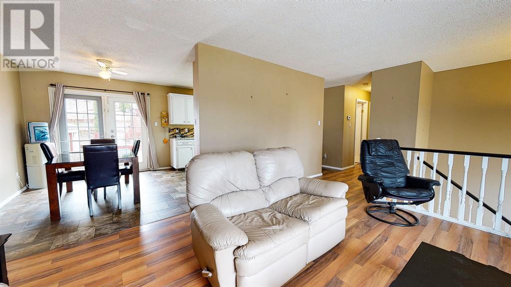 Property at 7 Valleyview Drive SW image 5
