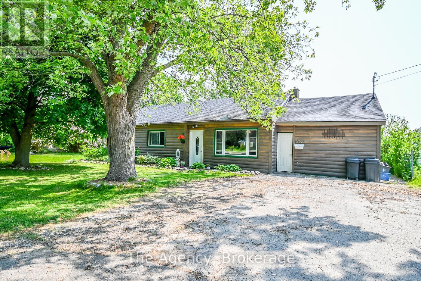 Property at 1025 STEELE STREET image 3