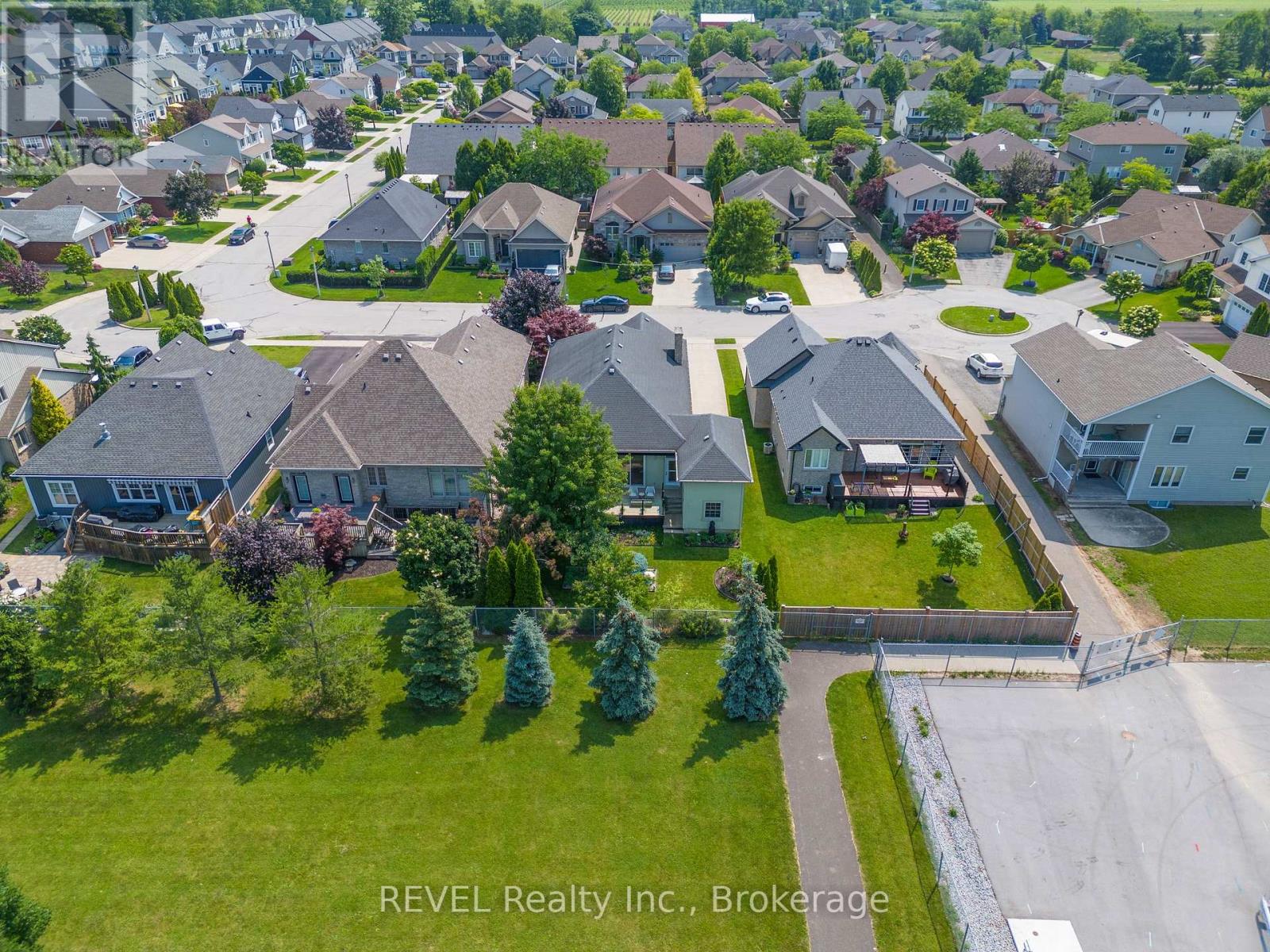 34 Raiana Drive, Niagara-On-The-Lake, Ontario  L0S 1T0 - Photo 42 - X12225713