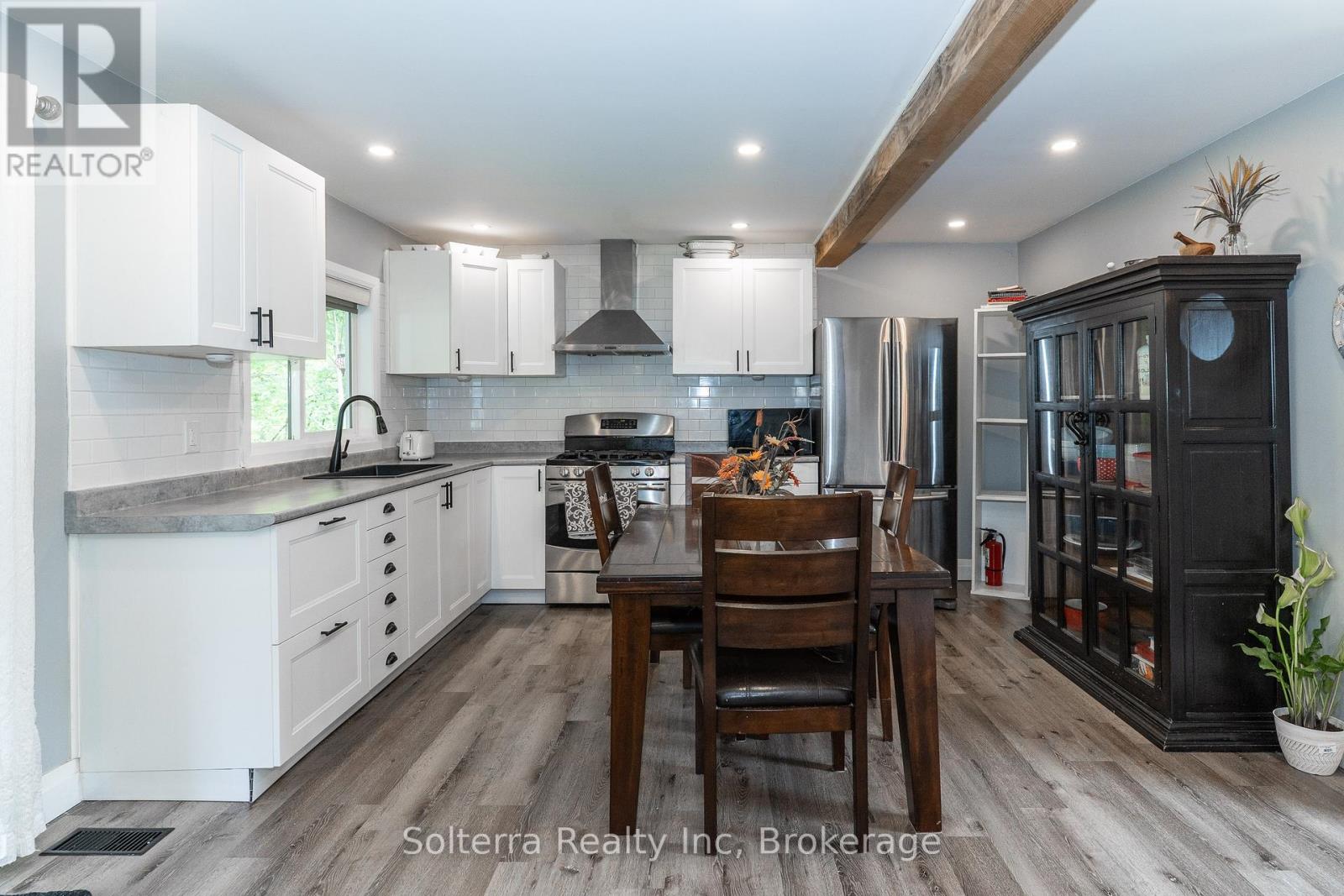 160 Wagner Road W, Gravenhurst, Ontario  P1P 1C3 - Photo 11 - X12223920