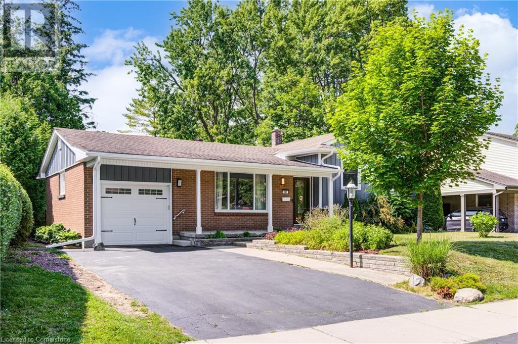 Photo 3 of 48 for 141 Tavistock Road