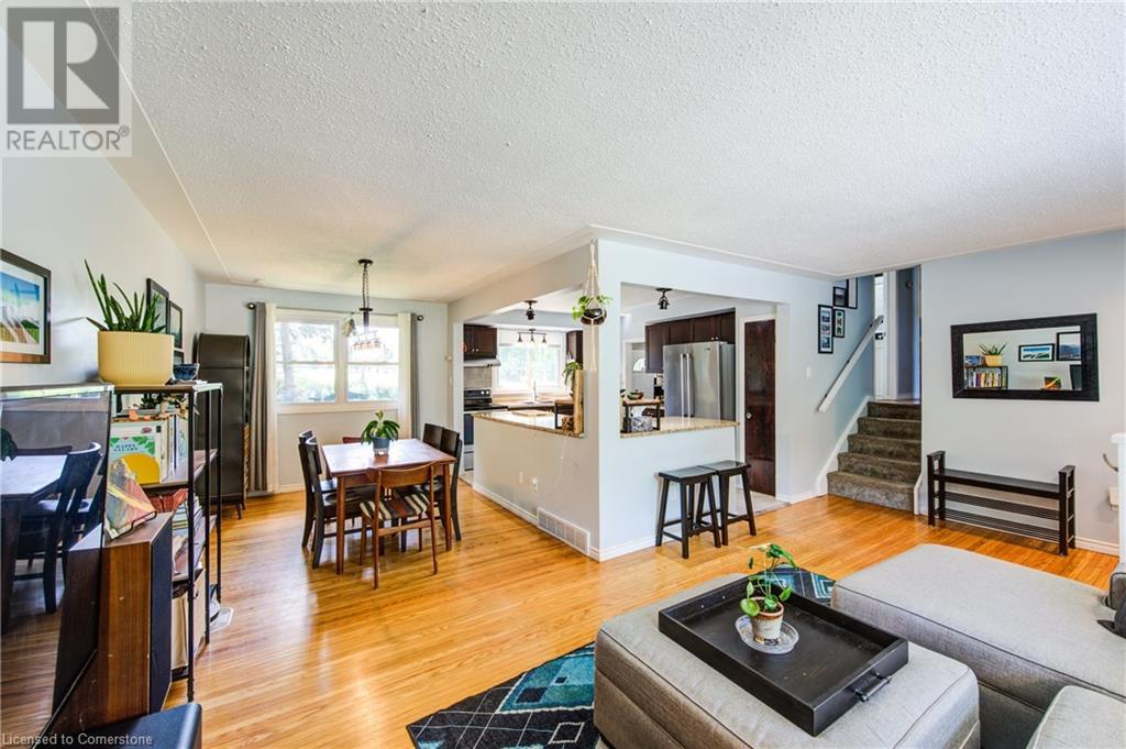 Photo 7 of 48 for 141 Tavistock Road