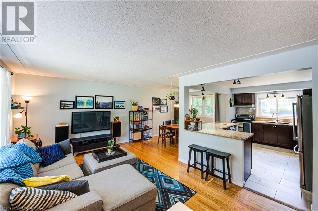 Photo 8 of 48 for 141 Tavistock Road