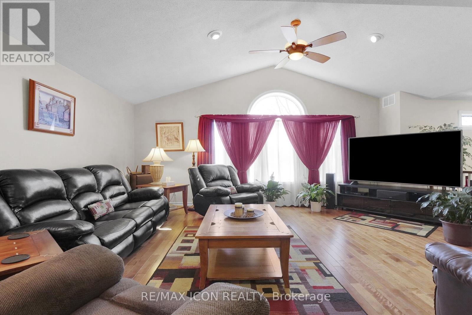 21 Lunn Lane, Dutton/dunwich, Ontario  N0L 2M0 - Photo 11 - X12226134