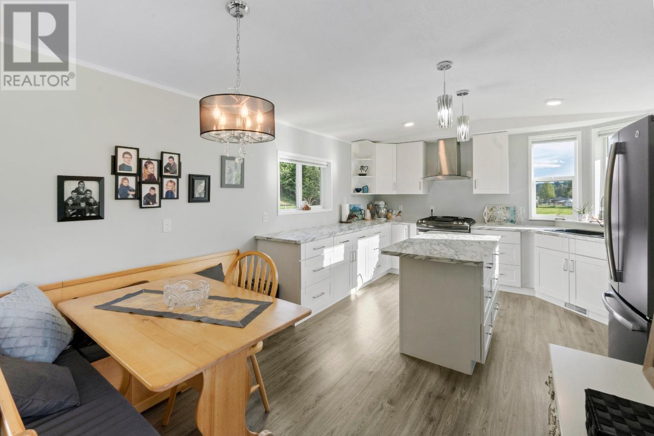 948 Bridgeview Road, Castlegar, British Columbia  V1N 4K9 - Photo 16 - 2479172