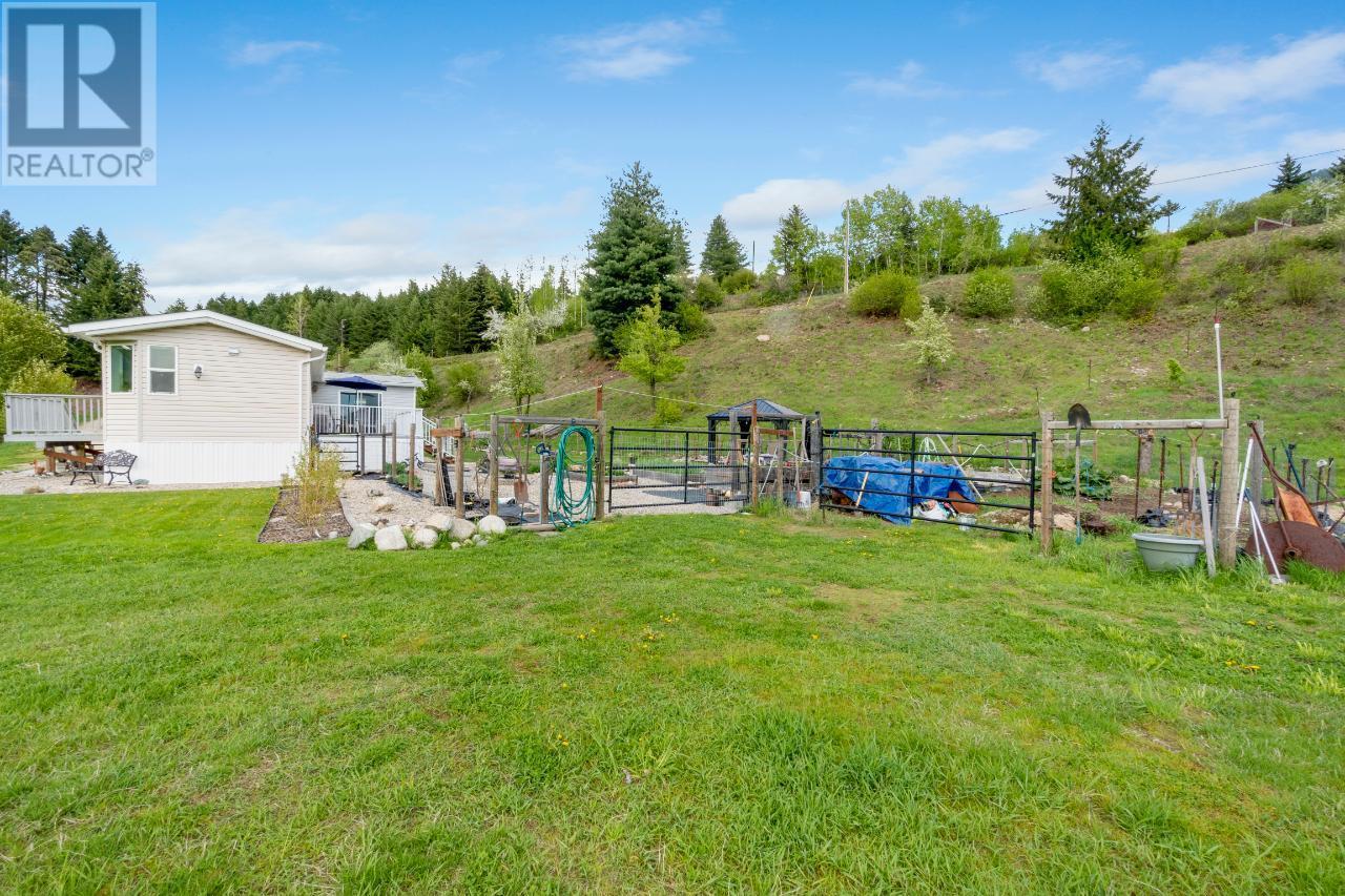948 Bridgeview Road, Castlegar, British Columbia  V1N 4K9 - Photo 8 - 2479172
