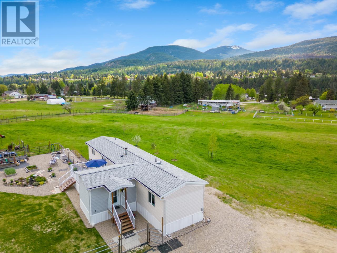 948 Bridgeview Road, Castlegar, British Columbia  V1N 4K9 - Photo 41 - 2479172