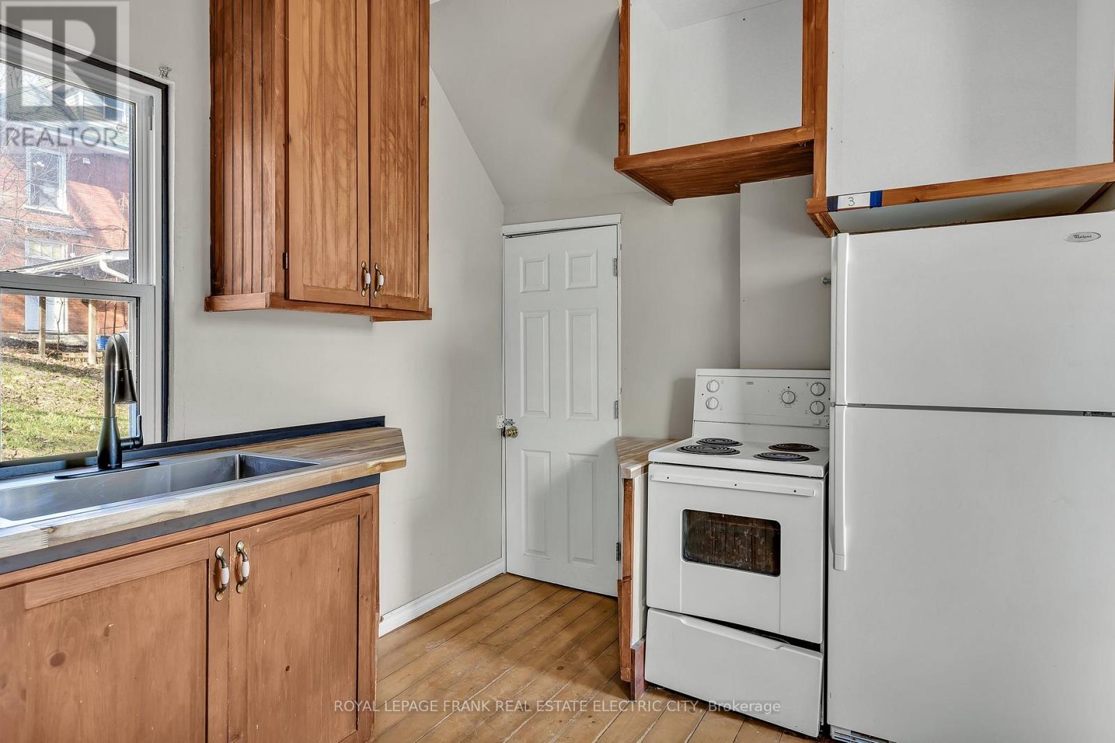 617 Aylmer Street N, Peterborough, Ontario  K9H 3X2 - Photo 12 - X12226158