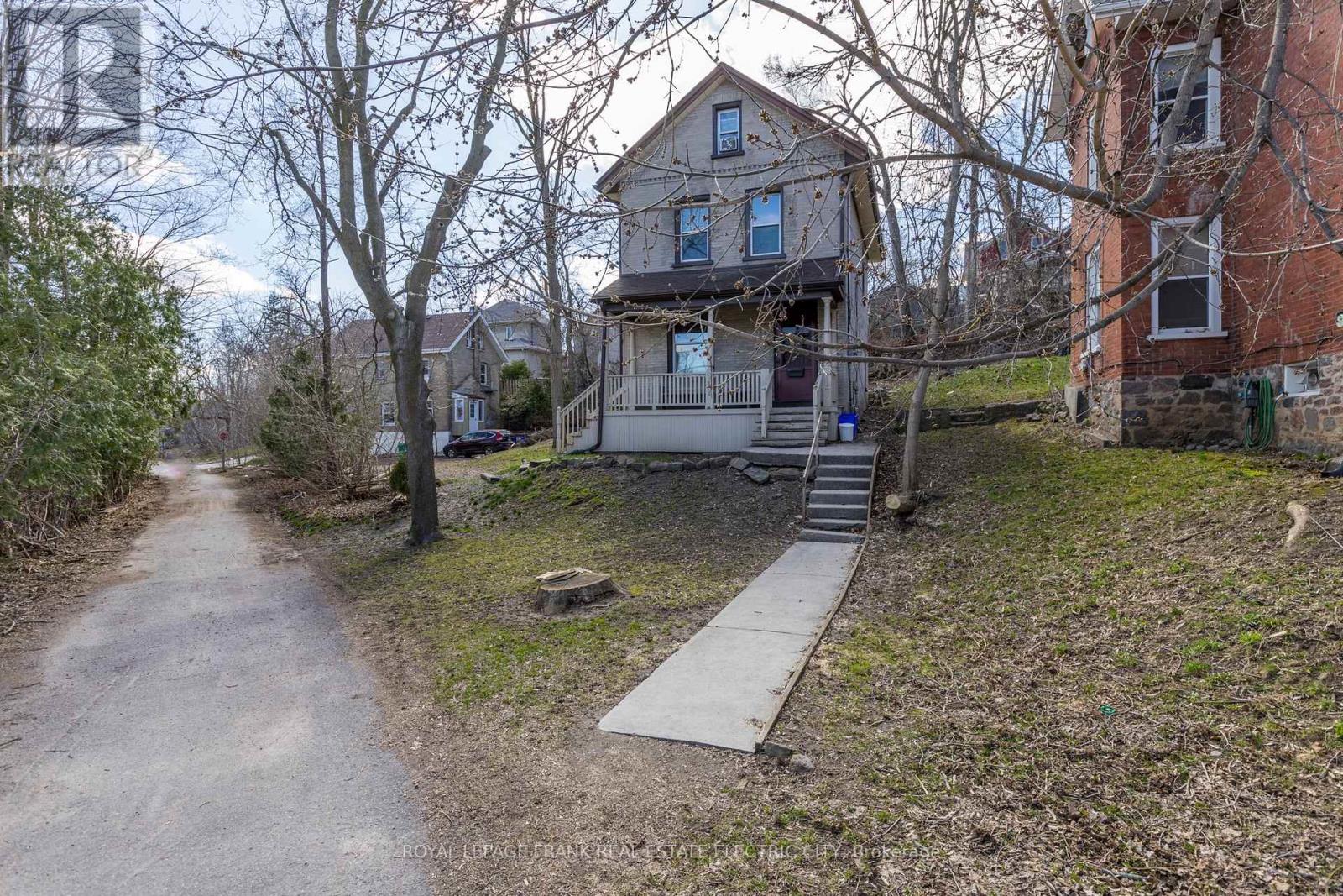 617 Aylmer Street N, Peterborough, Ontario  K9H 3X2 - Photo 2 - X12226158