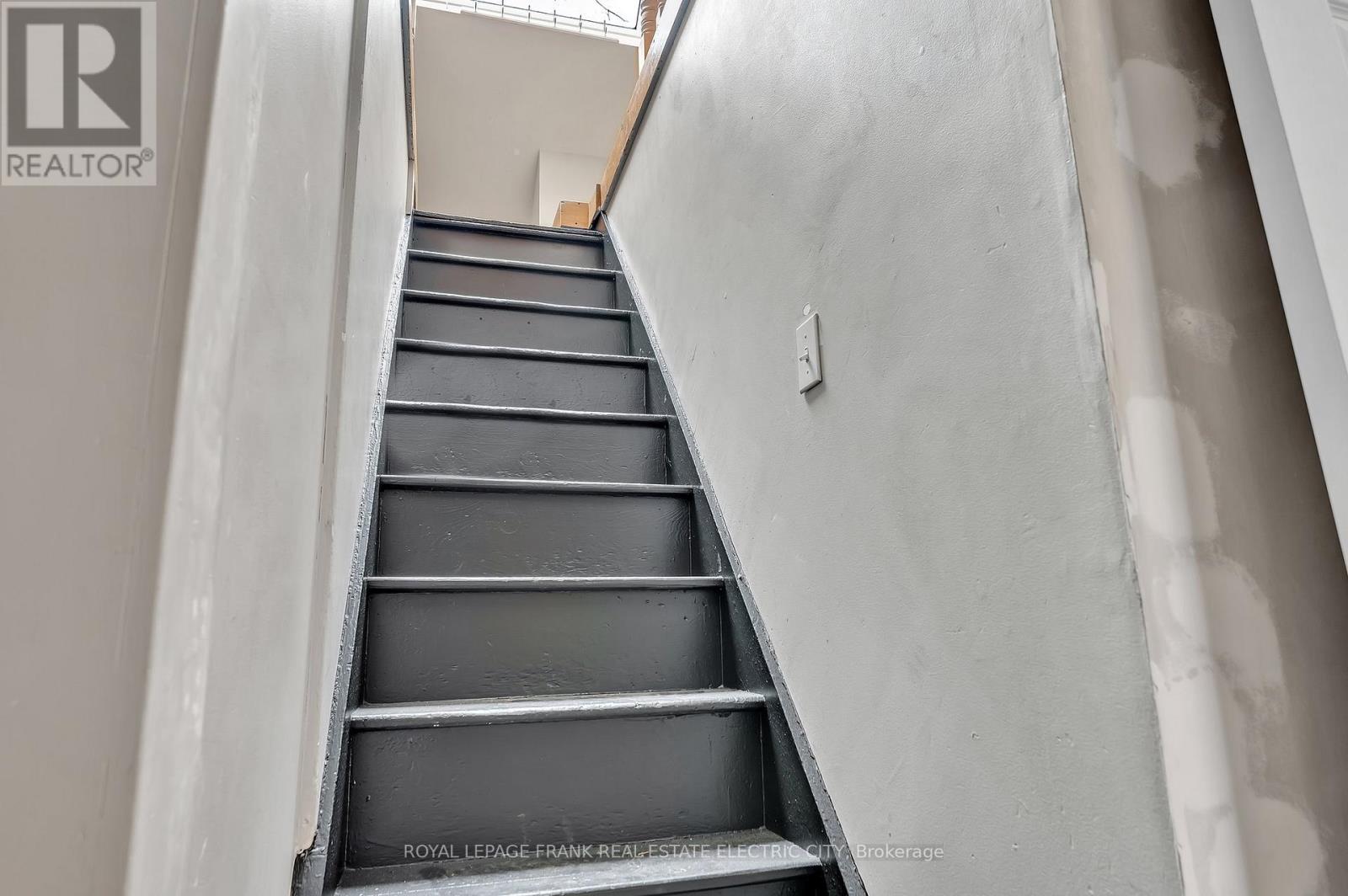 617 Aylmer Street N, Peterborough, Ontario  K9H 3X2 - Photo 32 - X12226158