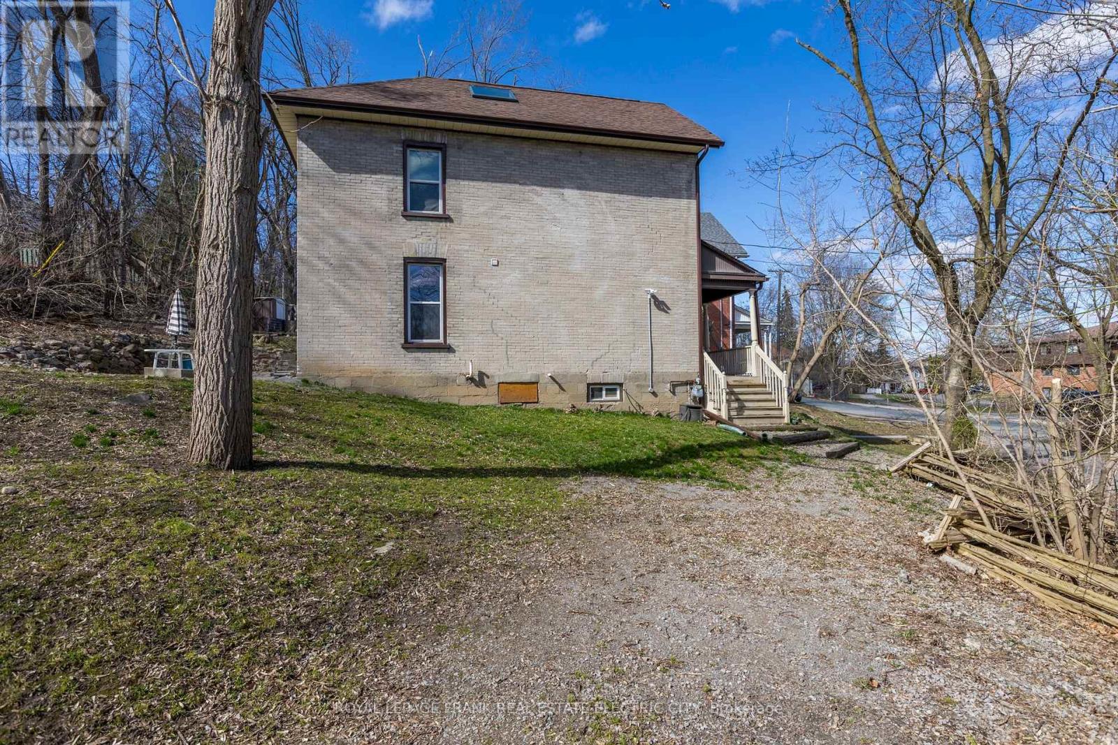 617 Aylmer Street N, Peterborough, Ontario  K9H 3X2 - Photo 37 - X12226158