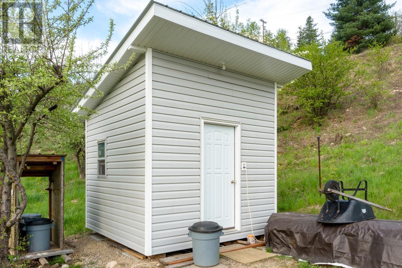 948 Bridgeview Road, Castlegar, British Columbia  V1N 4K9 - Photo 37 - 2479172