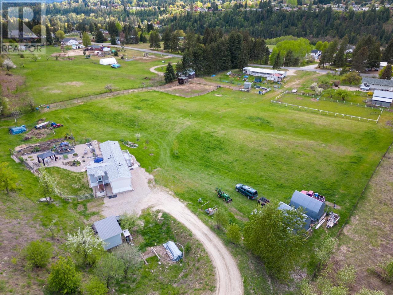 948 Bridgeview Road, Castlegar, British Columbia  V1N 4K9 - Photo 44 - 2479172