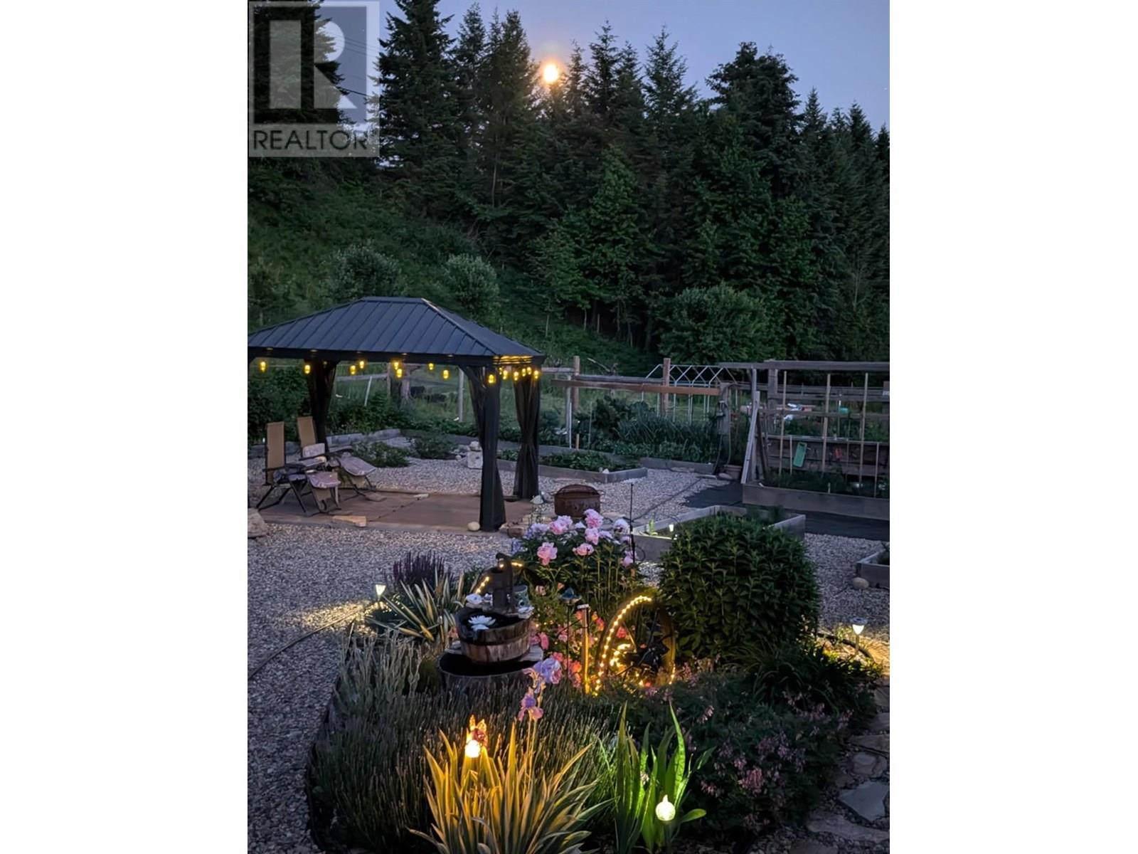 948 Bridgeview Road, Castlegar, British Columbia  V1N 4K9 - Photo 50 - 2479172