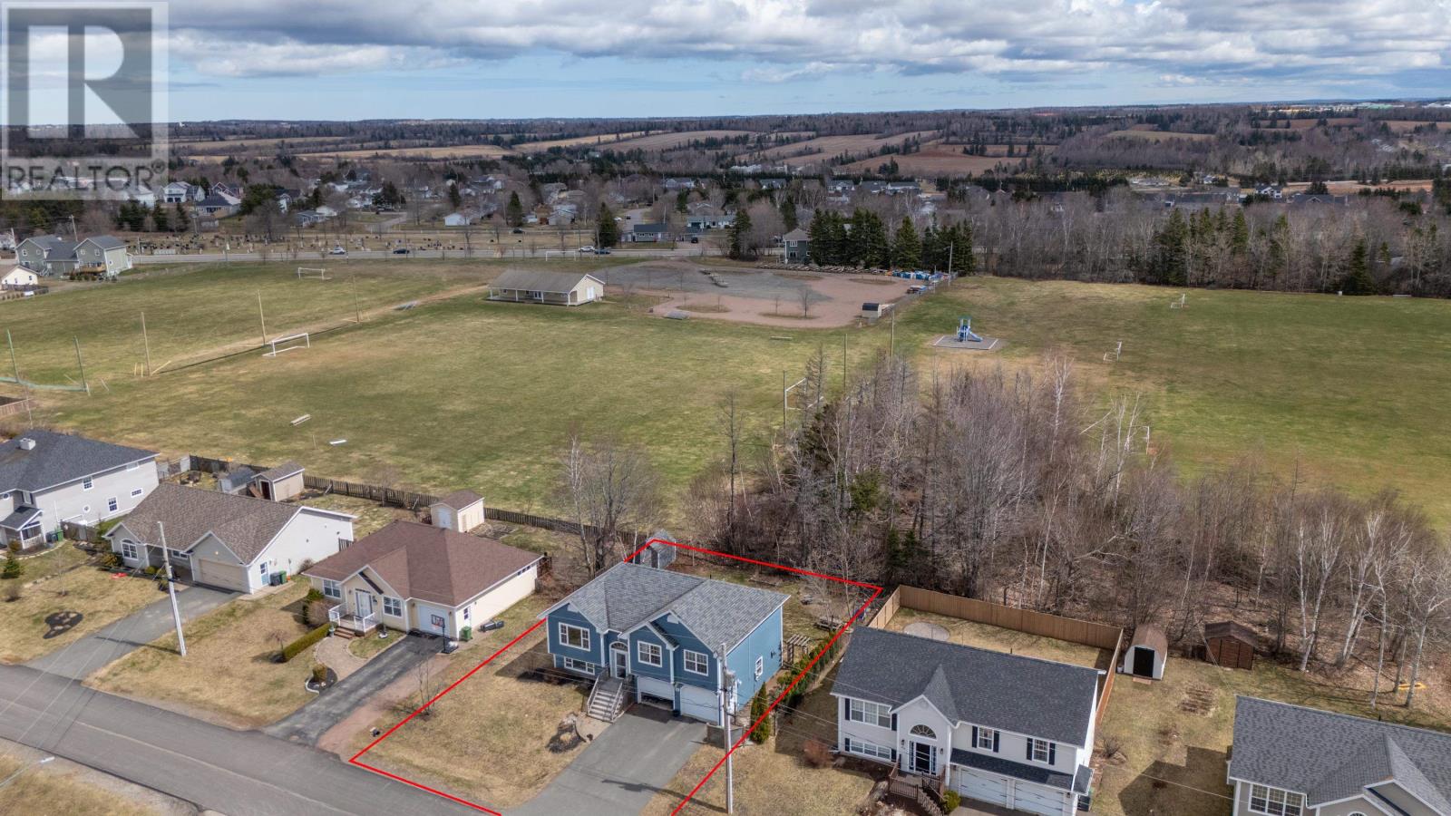 Property at 41 Parkway Drive image 4