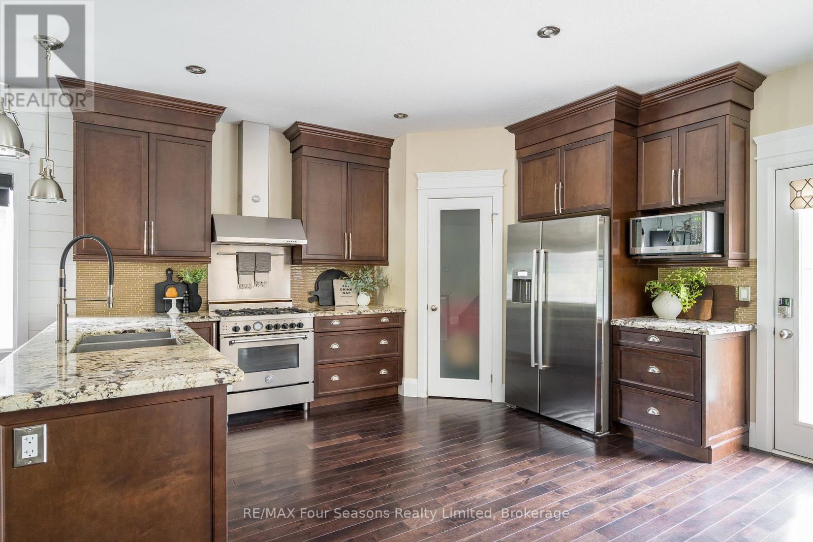 37 Chamberlain Crescent N, Collingwood, Ontario  L9Y 0C9 - Photo 18 - S12226129