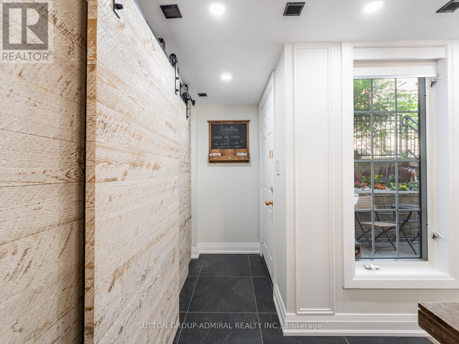 Property at 822 - 5 EVERSON DRIVE image 3