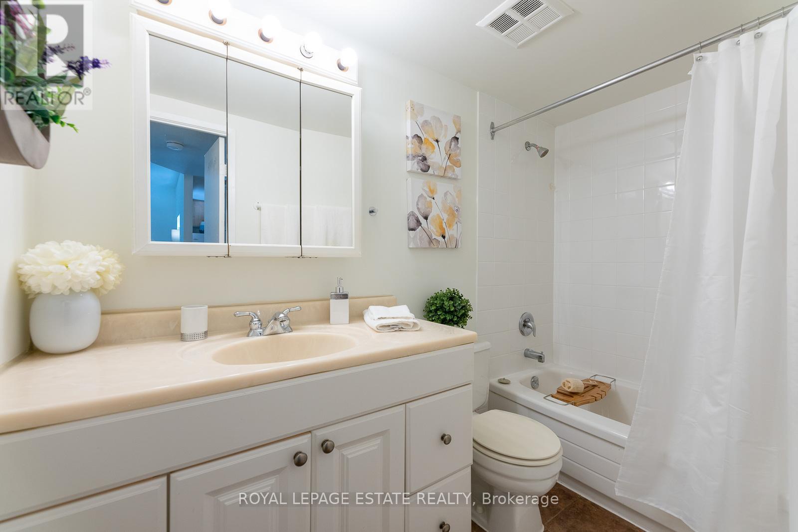 106 - 61 Main Street, Toronto, Ontario  M4E 2V6 - Photo 11 - E12226095