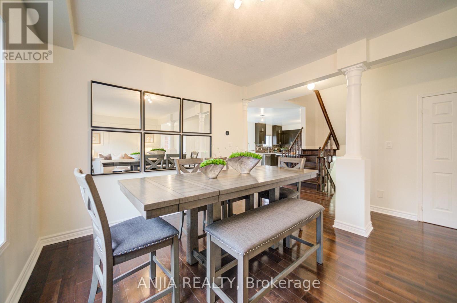 91 Crawford Street, Markham (Berczy), Ontario  L6C 2W3 - Photo 10 - N12225925