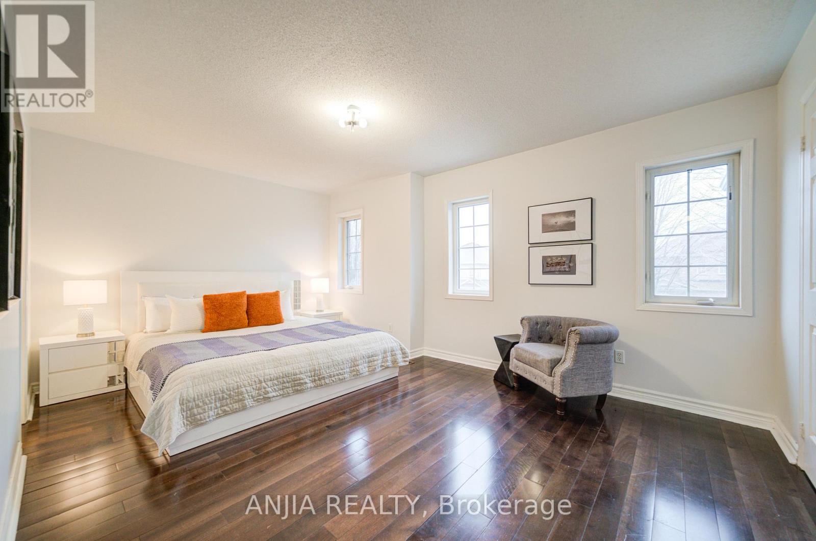 91 Crawford Street, Markham (Berczy), Ontario  L6C 2W3 - Photo 34 - N12225925