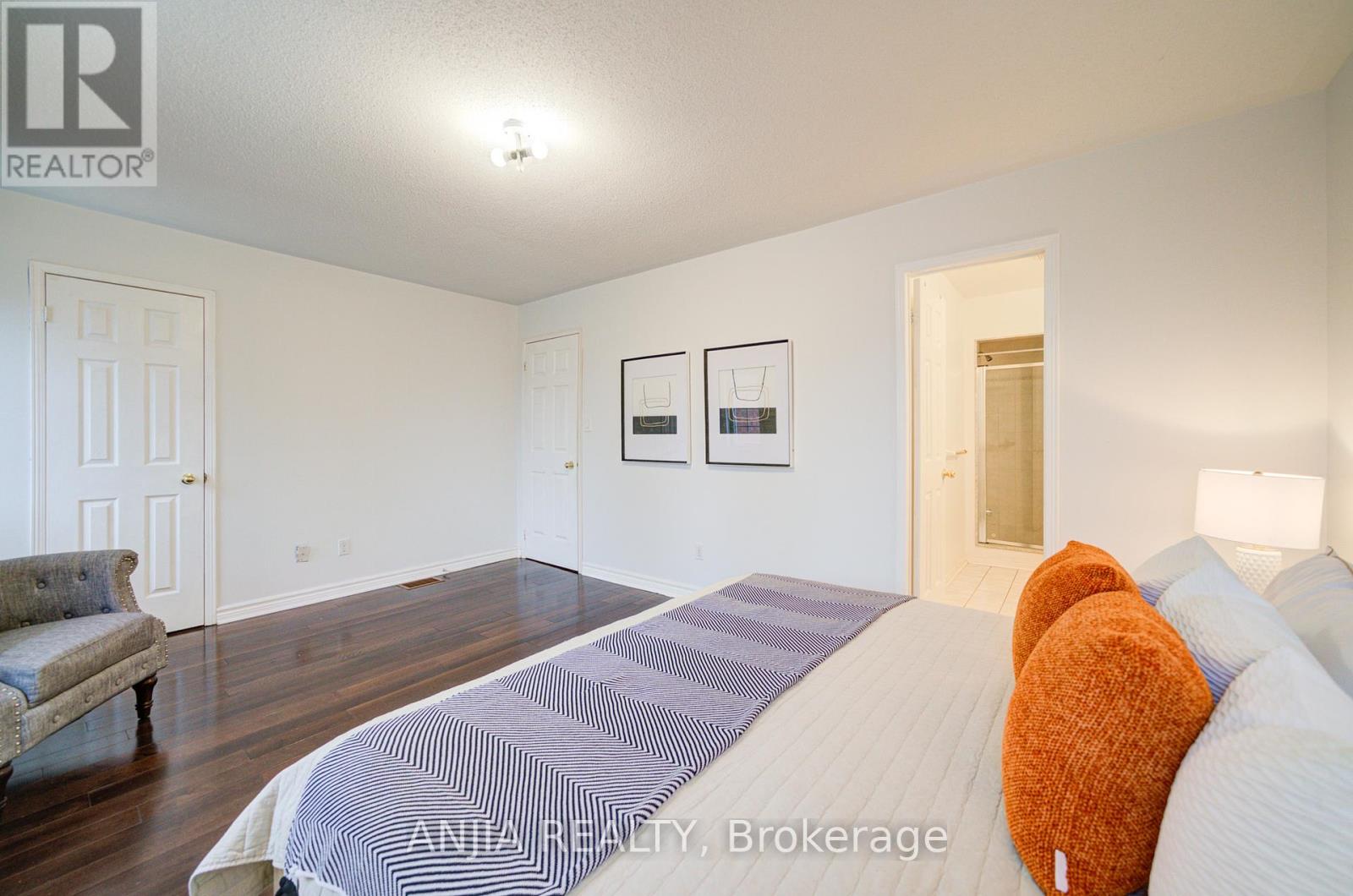 91 Crawford Street, Markham (Berczy), Ontario  L6C 2W3 - Photo 36 - N12225925
