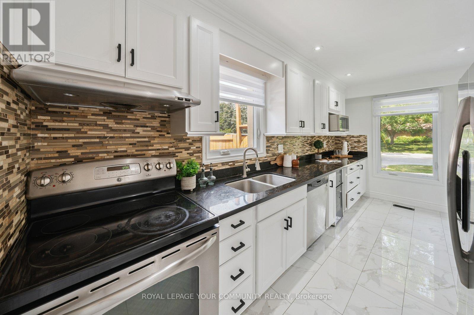 Property at 249 WELDRICK ROAD W image 2