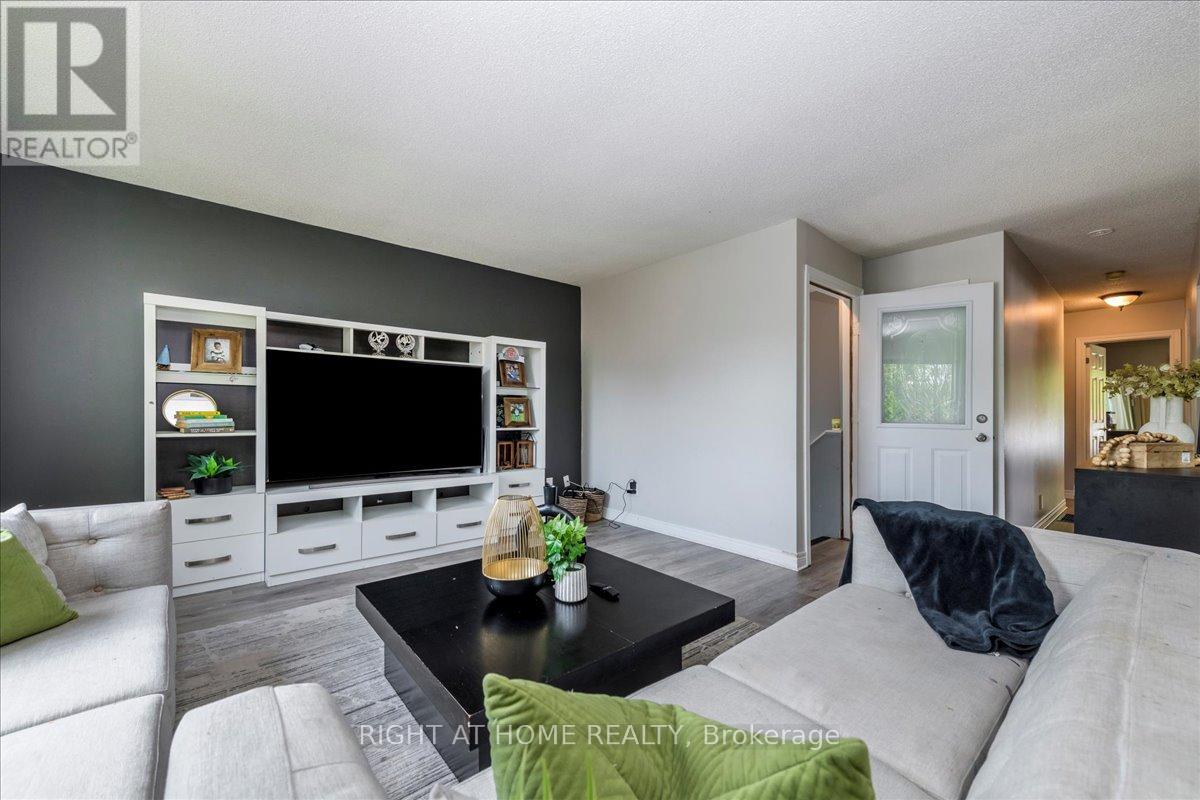 Property at 70 METRO ROAD S image 5