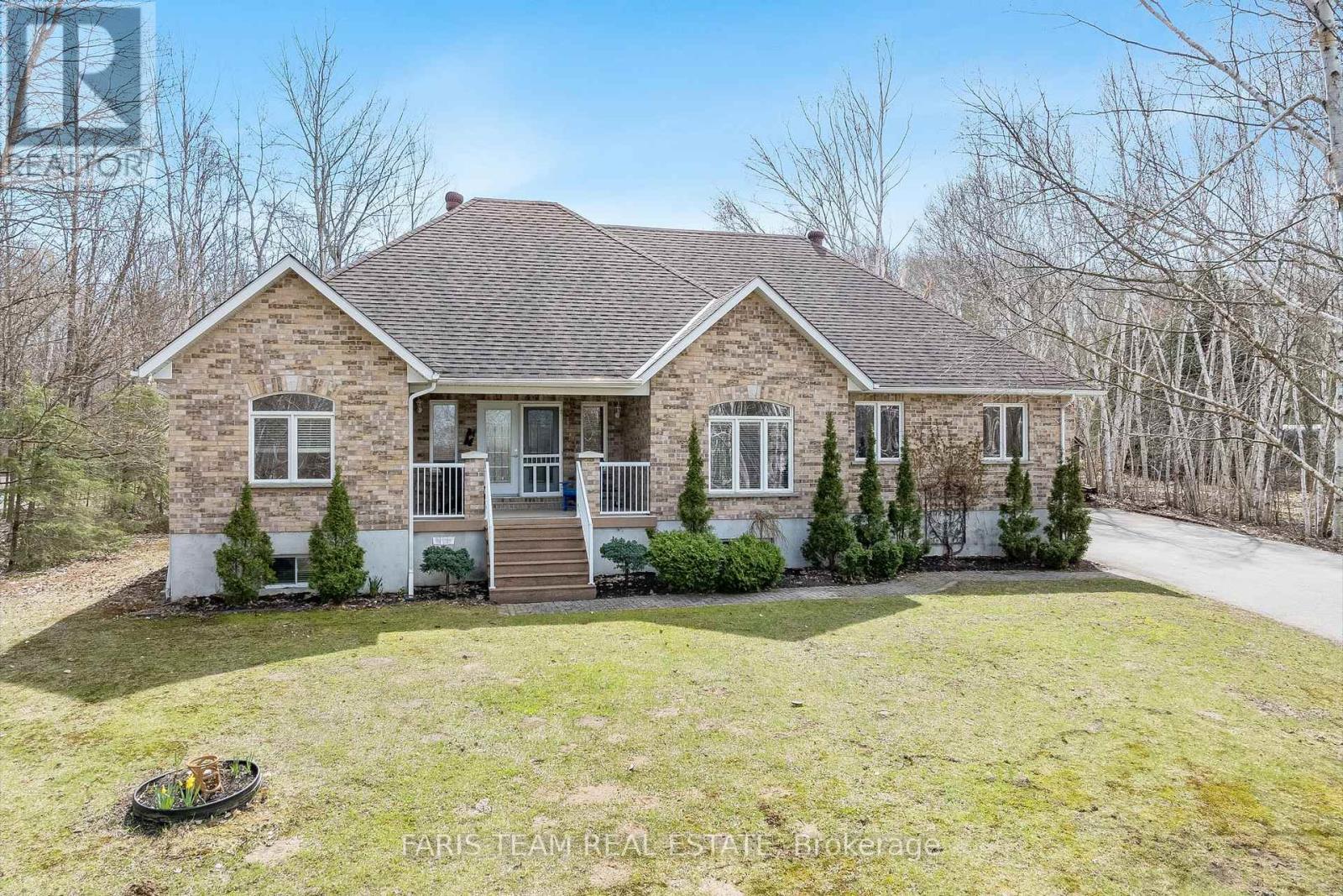 Property at 6 MEADOWBROOK BOULEVARD image 2