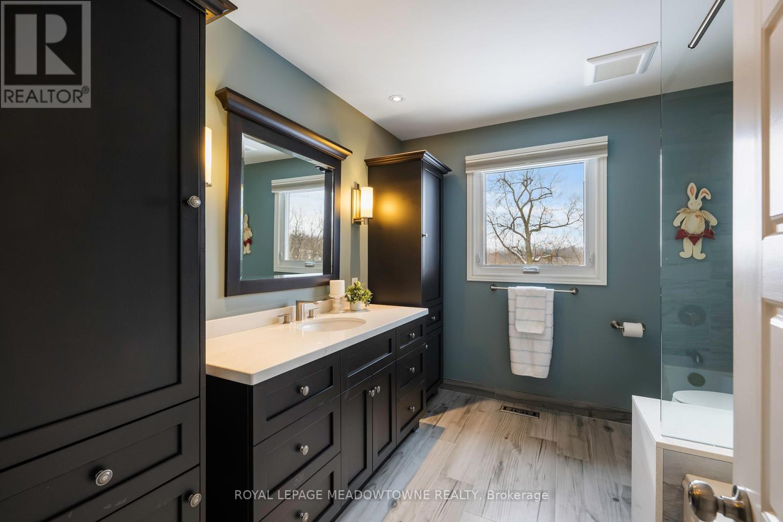 28 Pine Tree Crescent, Brampton (Brampton East), Ontario  L6W 1C8 - Photo 24 - W12225889