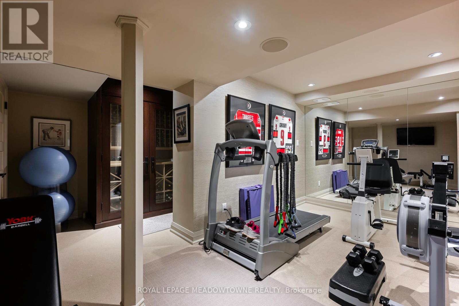 28 Pine Tree Crescent, Brampton (Brampton East), Ontario  L6W 1C8 - Photo 39 - W12225889