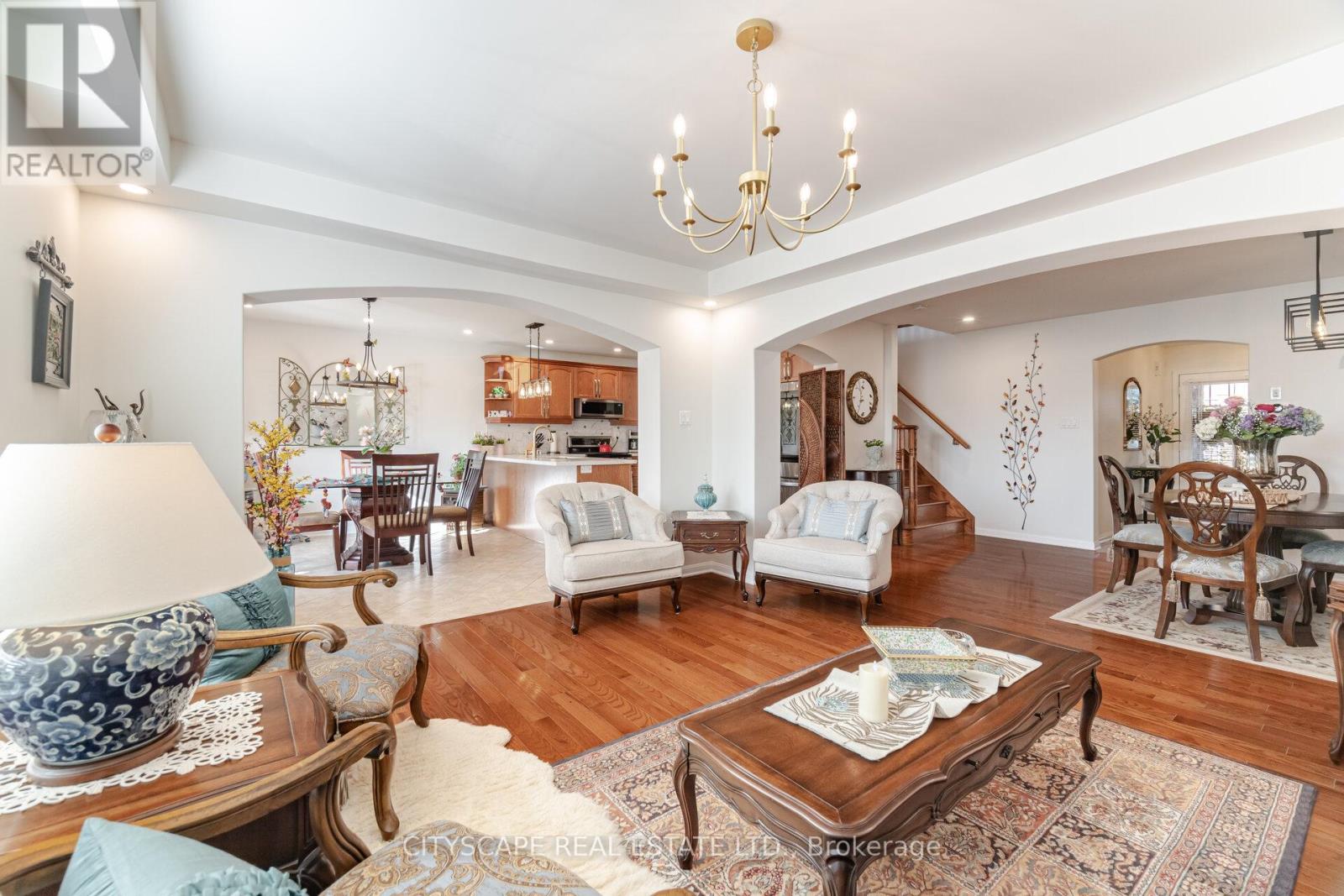 Property at 657 SYMONS CROSS image 4