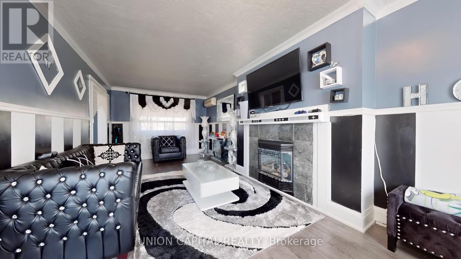 Property at 15 MCARTHUR STREET image 3